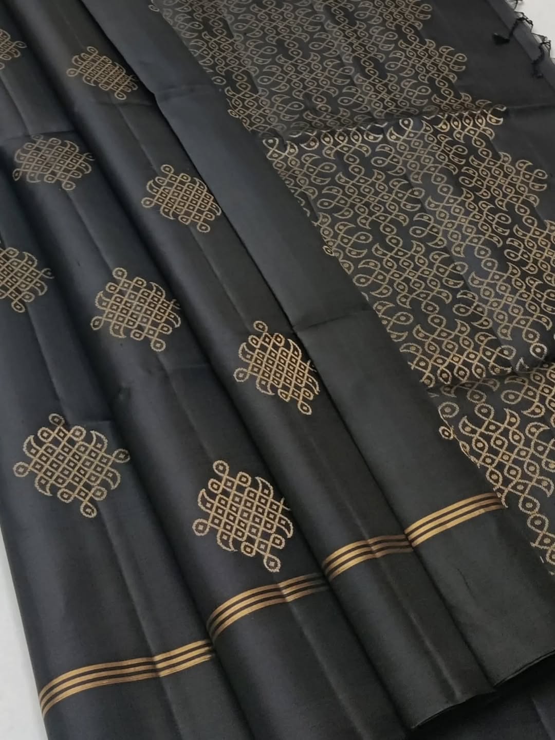 Vintage Collection Premium Soft Silk Saree